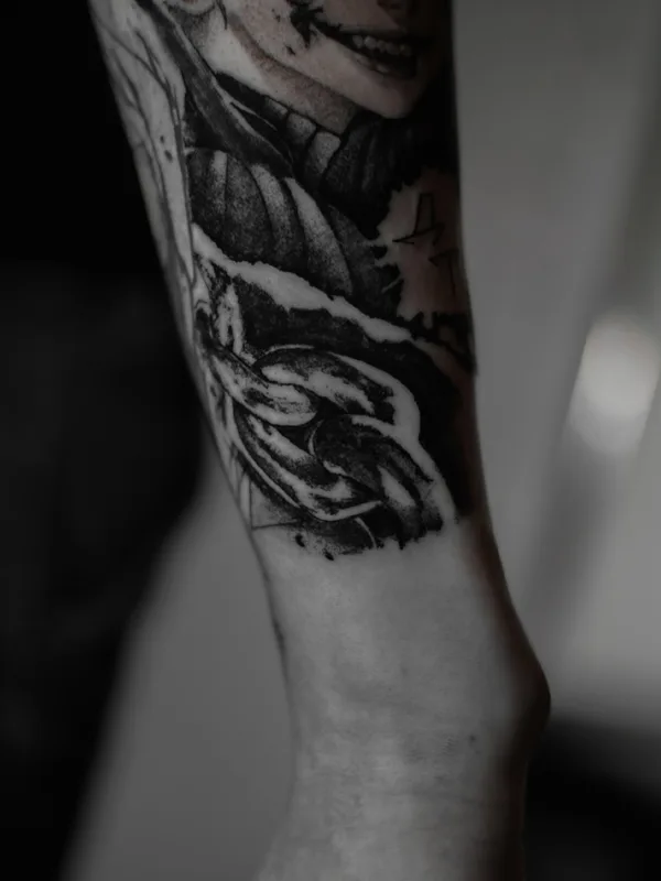 black and grey black and grey татуировка на forearm #79969 | Тату мастер Илья Бурчевский
