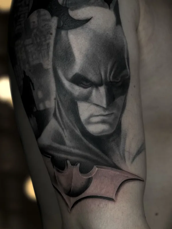 black and grey realism Tatuagem em bicep #80005 | Tatuador Александр Сорокин