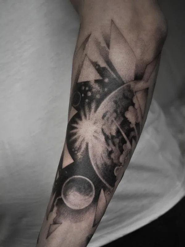 black and grey abstract татуировка на forearm #80086 | Тату мастер Аня Жиганова