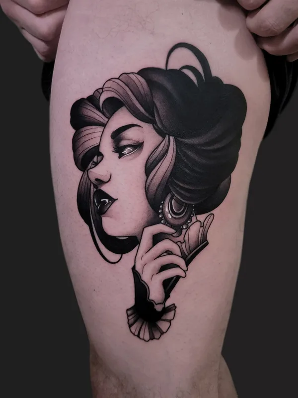 black and grey neo-traditional татуировка на thigh #80106 | Тату мастер sik__tattoo
