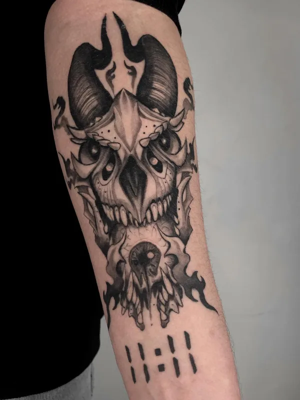 black and grey black and grey tattoo auf forearm #80446 | Tätowierer Никита Пчелинцев
