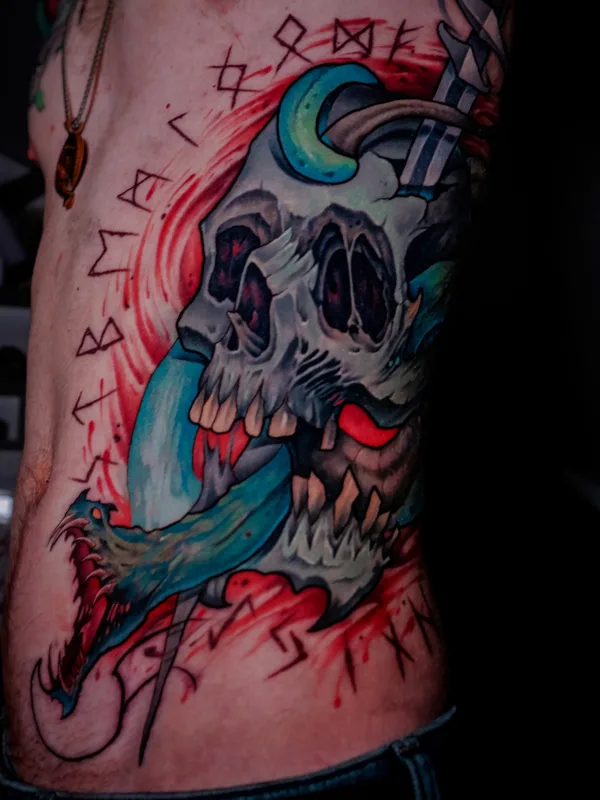 male color neotraditional Tatuaggio su side #80478 | Tatuatore Виктор Рассадний