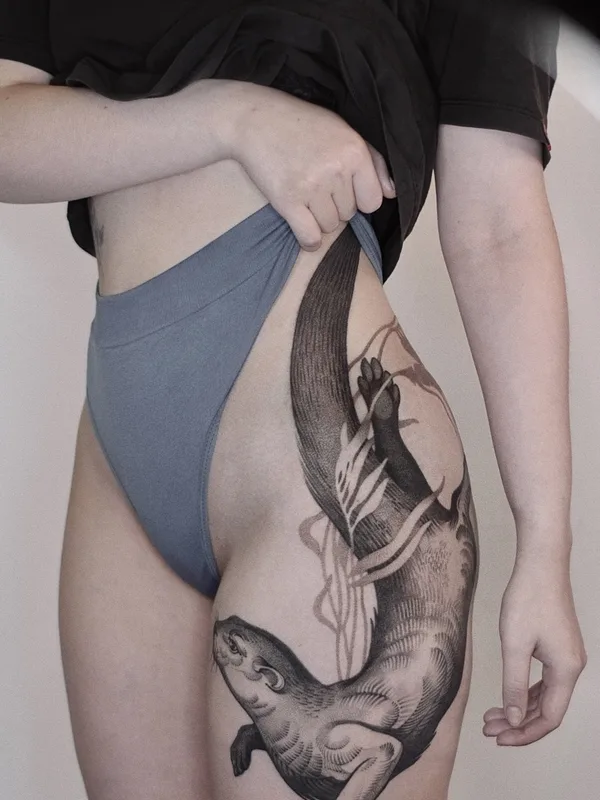 female black graphic татуировка на thigh #80692 | Тату мастер Anastasia Veresktt