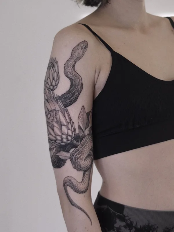 female black graphic татуировка на shoulder #80693 | Тату мастер Anastasia Veresktt