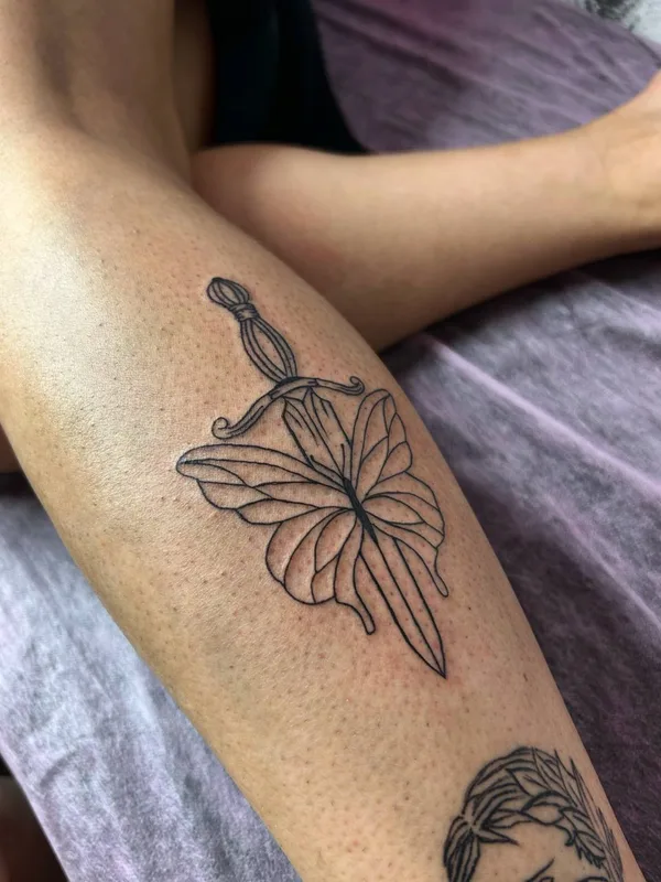 black linework татуировка на calf #80821 | Тату мастер Дарья Вавилова