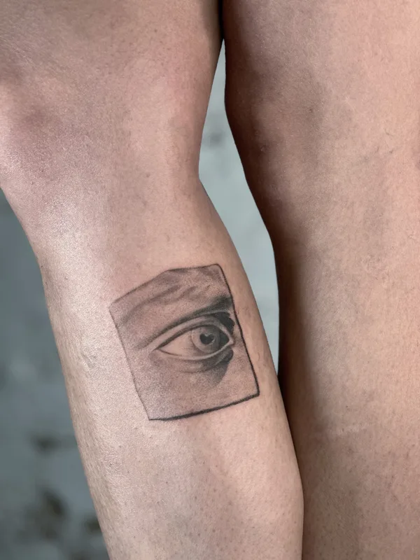 black and grey black and grey Tatuaggio su calf #80859 | Tatuatore ZONA CUMFORTA