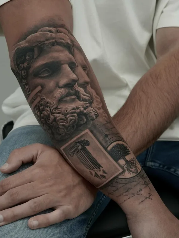 male black and grey realism tattoo auf forearm #80888 | Tätowierer Jac Alonso