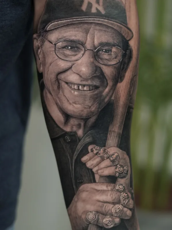 black and grey realism tattoo auf forearm #80889 | Tätowierer Jac Alonso