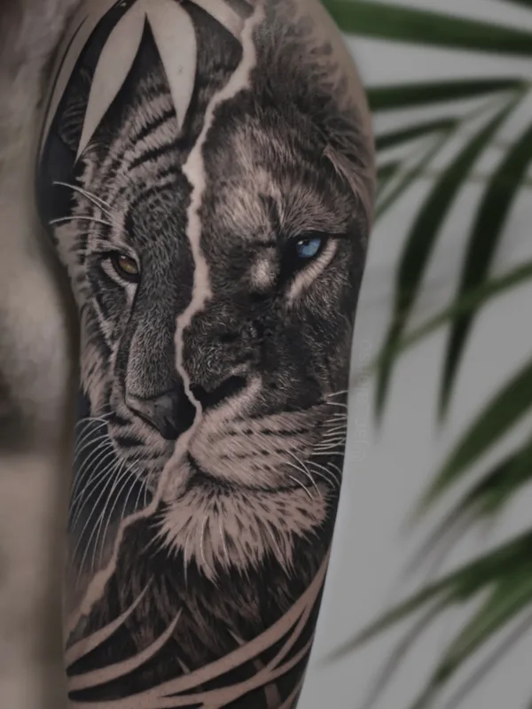 black and grey realism tattoo auf upper arm #80895 | Tätowierer Jac Alonso