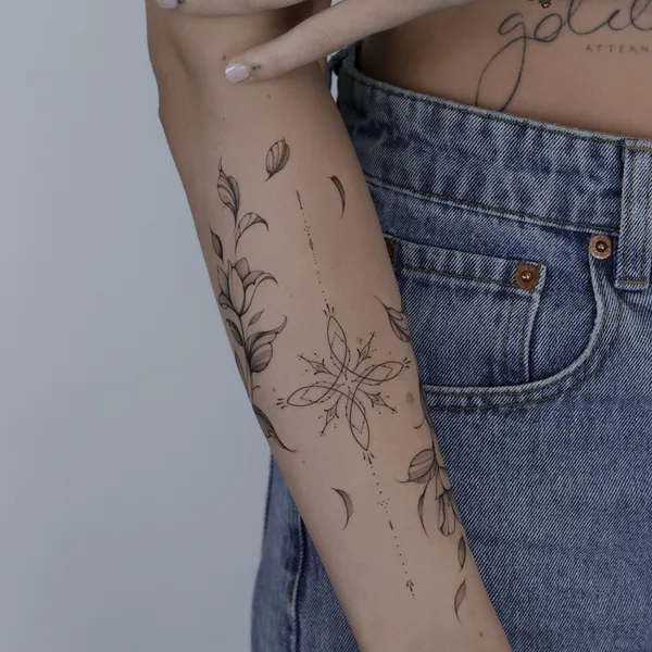 Орнаментальная tattoo by India in Lisboa
