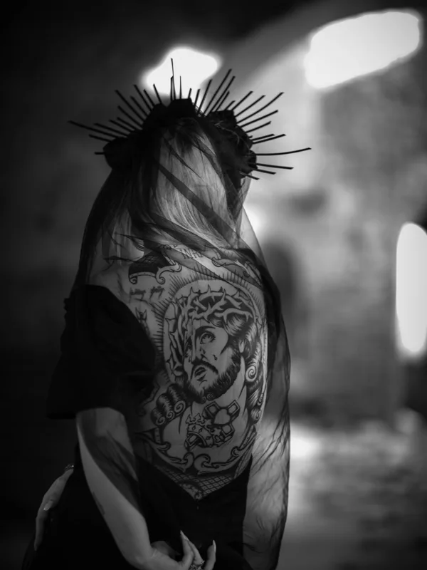 female black and grey blackwork татуировка на back #81052 | Тату мастер Дедов Илья