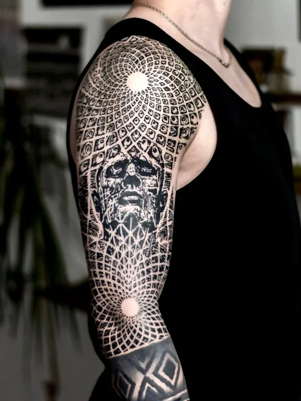 black and grey blackwork 纹身 在 full sleeve #81204 | 纹身师 Мир Марат