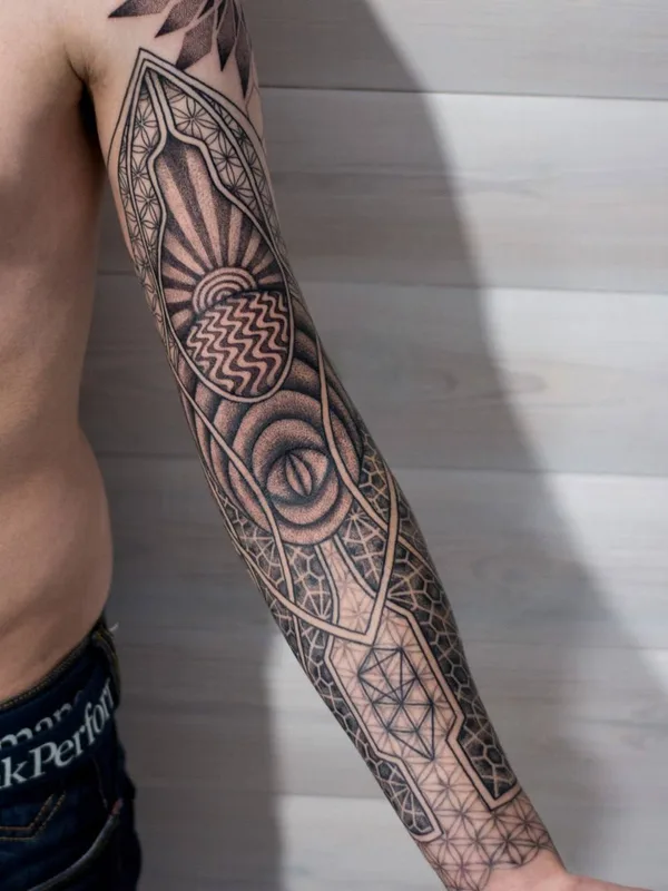 male black and grey geometric 纹身 在 forearm #81205 | 纹身师 Мир Марат