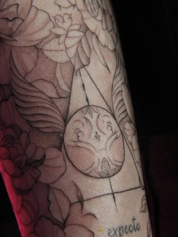 black and grey linework татуировка на forearm #81329 | Тату мастер Дмитрий Галата