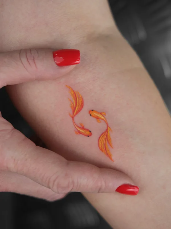 female color illustrative tattoo auf forearm #81356 | Tätowierer Кристина Crystalik