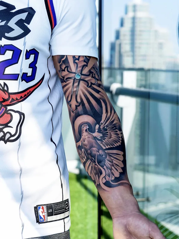 black and grey realism tatuaje en forearm #81396 | Tatuador Vendler Tattoo