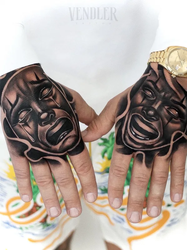 black and grey black and grey tatuaje en hand #81402 | Tatuador Vendler Tattoo