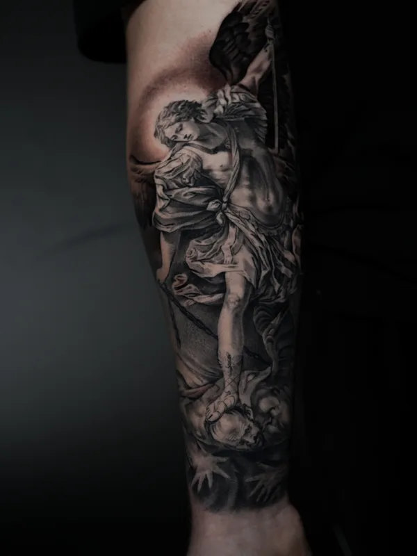 black and grey realism Tatuaggio su forearm #81520 | Tatuatore Chris Yze