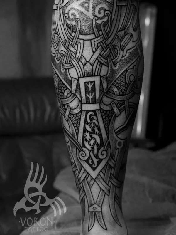 black and grey celtic татуировка на calf #81521 | Тату мастер Мари Мовган