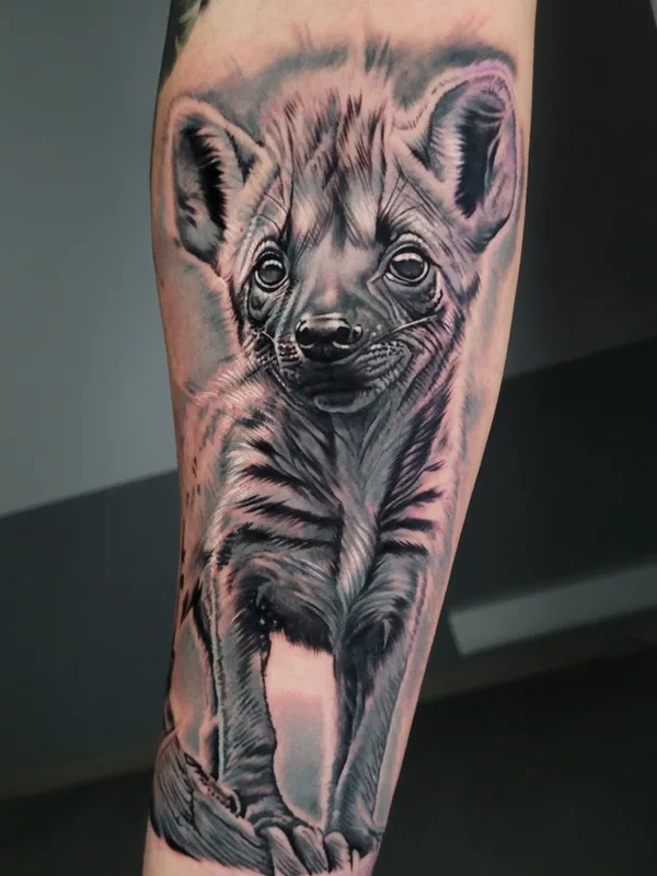 black and grey realism 纹身 在 forearm #81586 | 纹身师 Станислав Ананьин