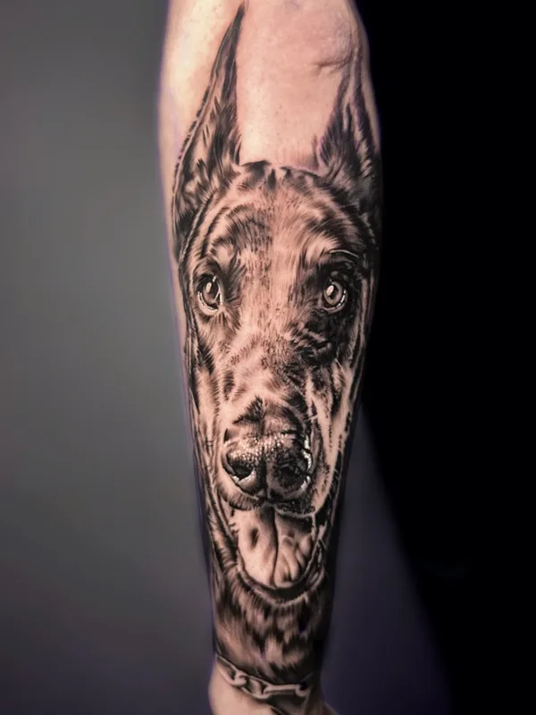 black and grey realism 纹身 在 forearm #81590 | 纹身师 Станислав Ананьин