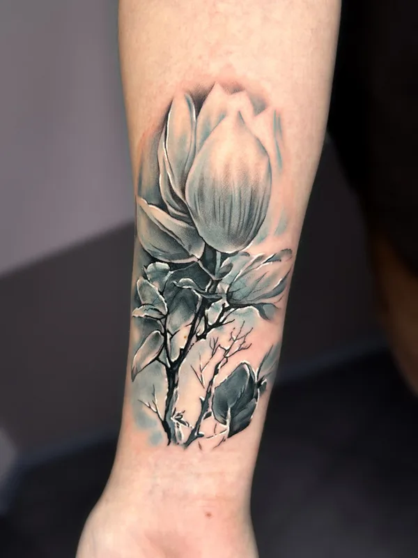 black and grey realism 纹身 在 forearm #81591 | 纹身师 Станислав Ананьин