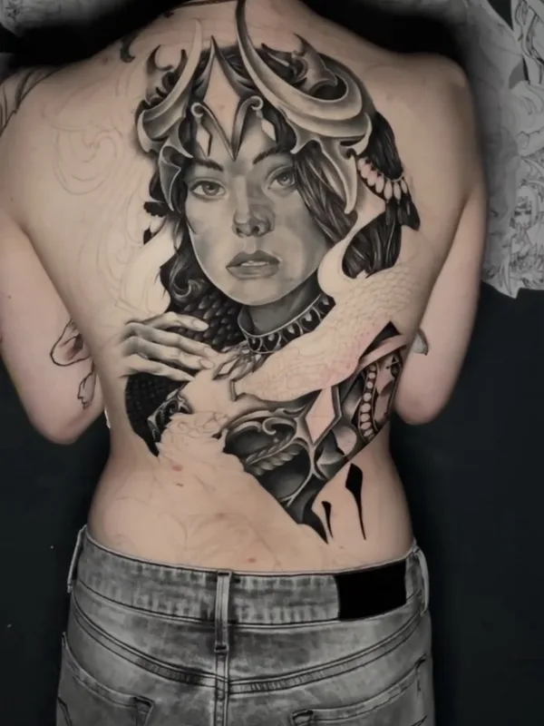 female blackandgrey realism tatouage sur back #81722 | Artiste tatoueur Максим Марков