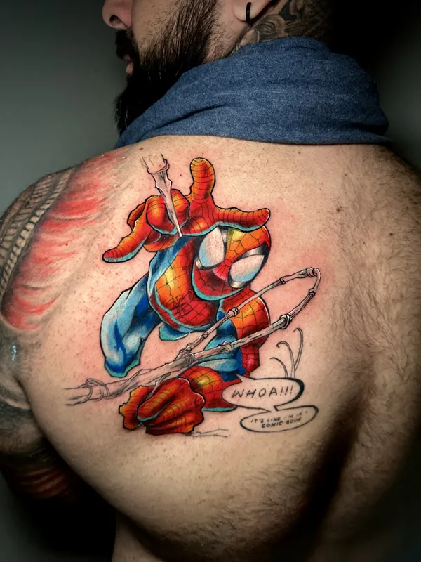 male color illustrative tattoo auf back #81730 | Tätowierer Caio Bottura