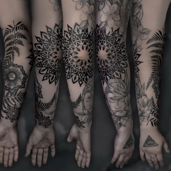 Feminine tattoo by Антон Курочкин in Челябинск