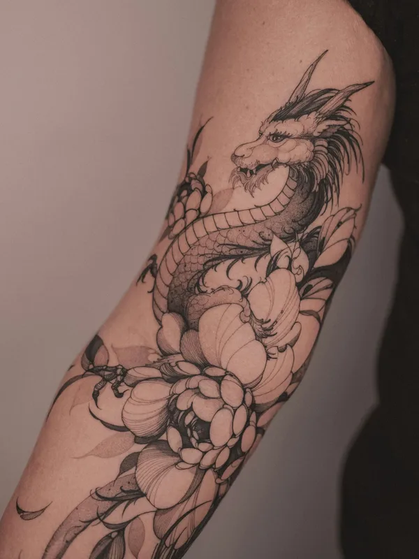 female black graphic Tatuagem em forearm #81848 | Tatuador ARTY