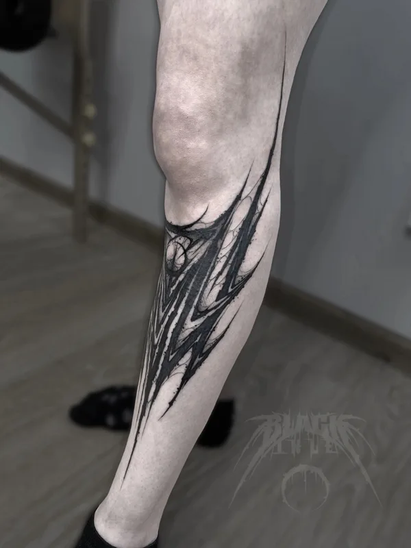 black blackwork татуировка на calf #81927 | Тату мастер Андрей Подземный