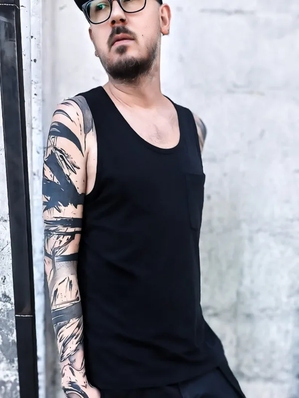 male black and grey blackwork tatouage sur full sleeve #82180 | Artiste tatoueur Olaf Kaminskiy