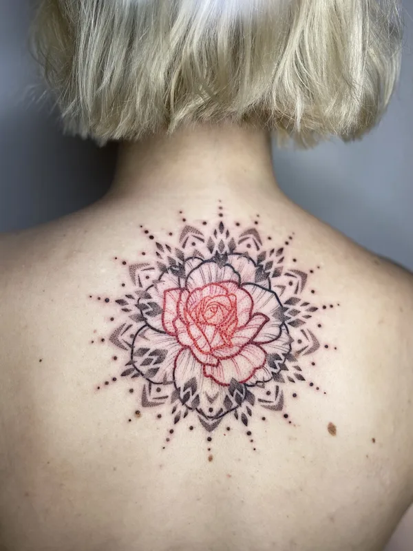 female color mandala татуировка на upper back #82210 | Тату мастер Лейла Куприна