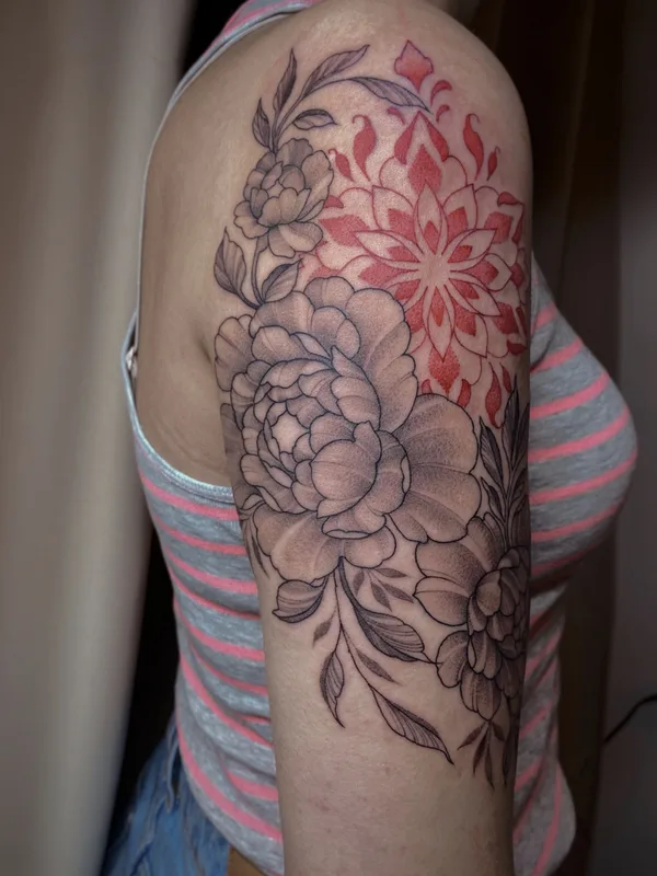 female black and grey illustrative татуировка на shoulder #82217 | Тату мастер Лейла Куприна