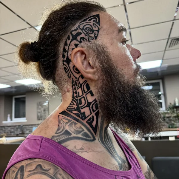 Polynesian tattoo by Максим Пархоменко  in Moscow