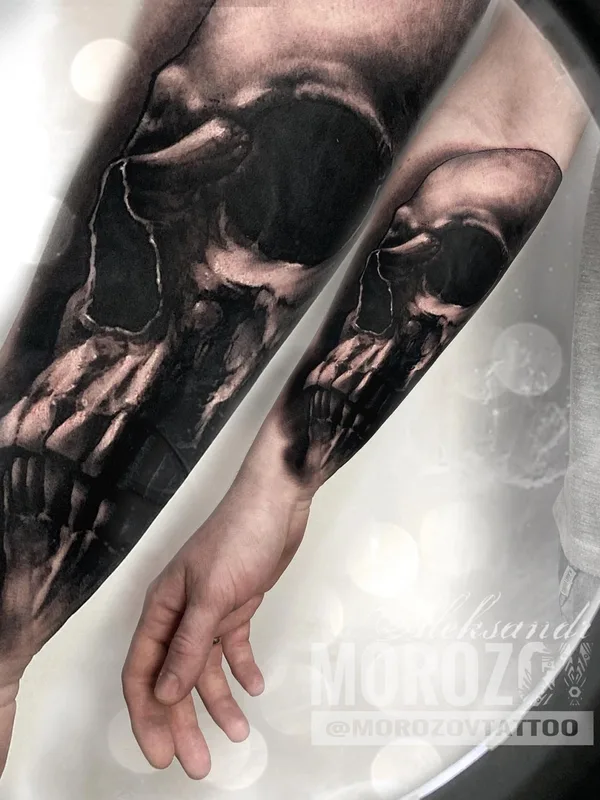 black and grey black and grey Tatuagem em forearm #82470 | Tatuador Alex Morozov