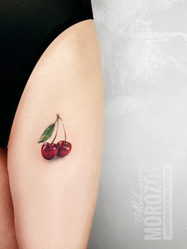 female color realism Tatuagem em thigh #82471 | Tatuador Alex Morozov