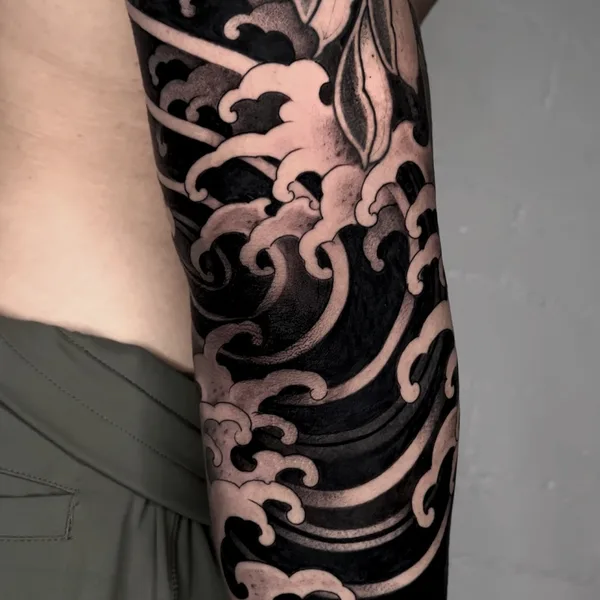 Ornamental tattoo by Vir Paiz in Córdoba