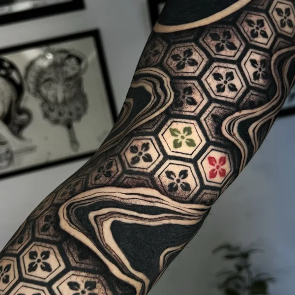 Ornamental tattoo by Vir Paiz in Córdoba
