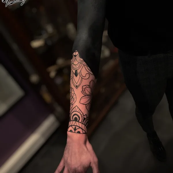 avant-garde tattoo by Bobby Grey in Amsterdam