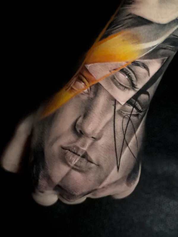 color realism 타투 부위 hand #82885 | 타투이스트 Владислав Трэйк