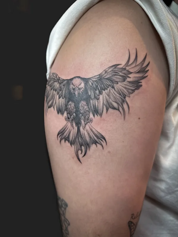 black and grey black and grey 타투 부위 upper arm #82920 | 타투이스트 Kat Botezatu