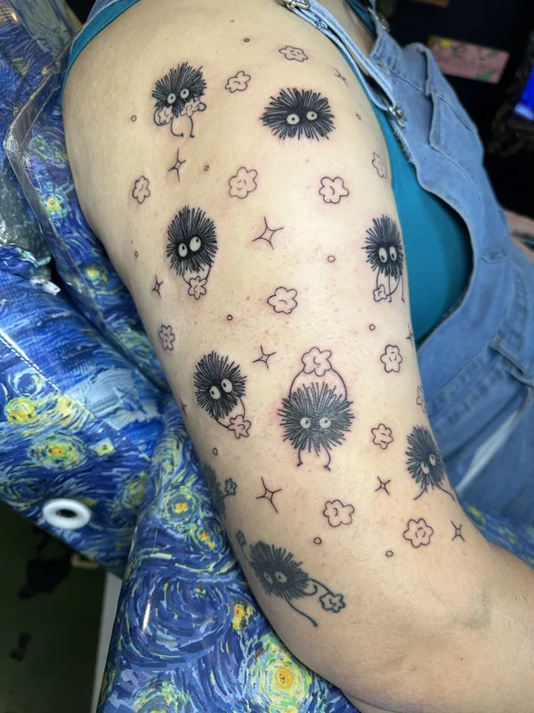 black linework татуировка на upper arm #82952 | Тату мастер Nalette Rondon