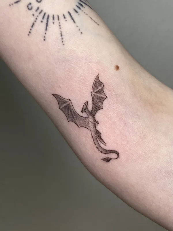 black and grey linework татуировка на forearm #83090 | Тату мастер Ксения Артемова