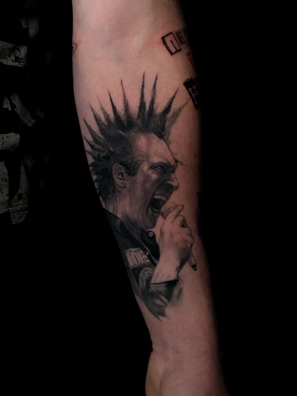 black and grey realism tattoo auf forearm #83189 | Tätowierer Лиза Петрова