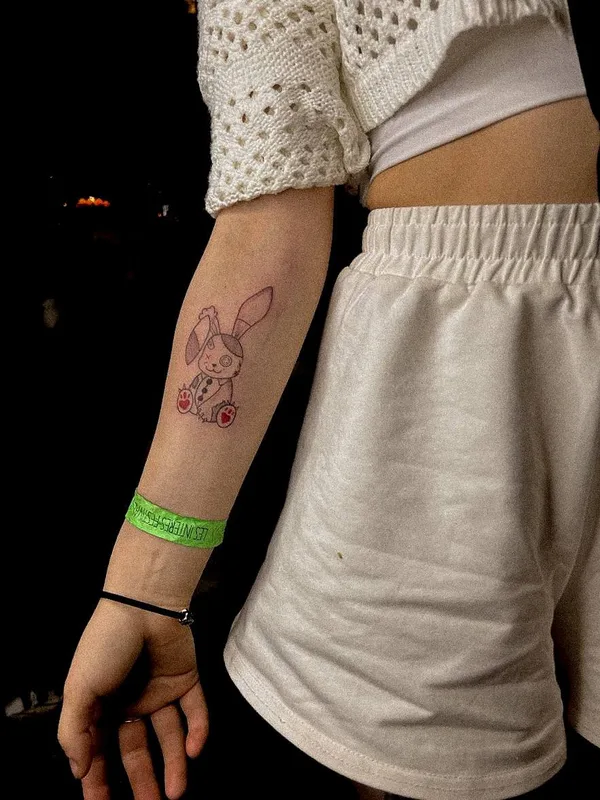 female color cartoon tatouage sur forearm #83228 | Artiste tatoueur Джонатан Арран