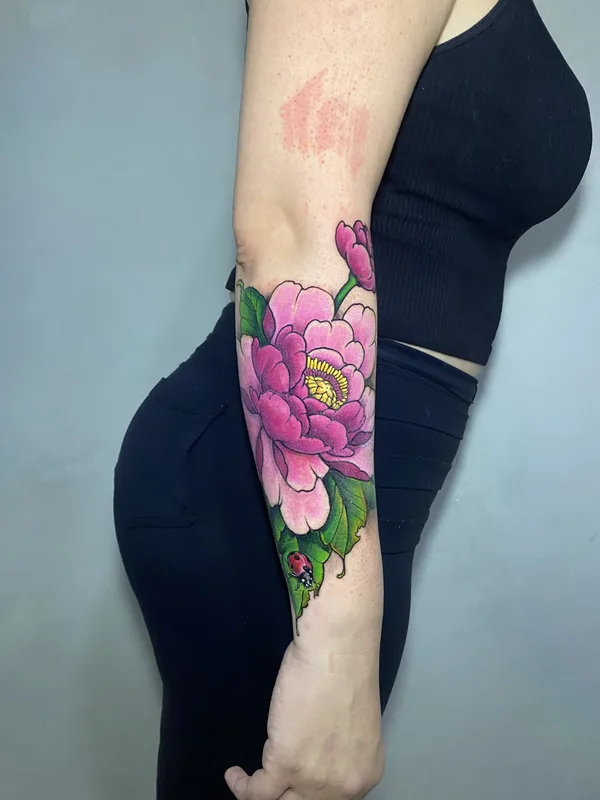 female color neotraditional Tatuagem em forearm #83245 | Tatuador Layor Dau 