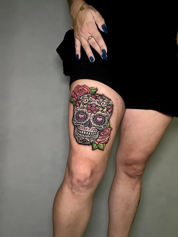 female color neo-traditional Tatuagem em thigh #83248 | Tatuador Layor Dau 