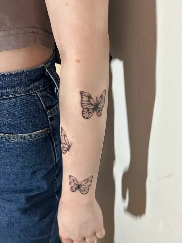 female black linework татуировка на forearm #83356 | Тату мастер Анастасия Бутук