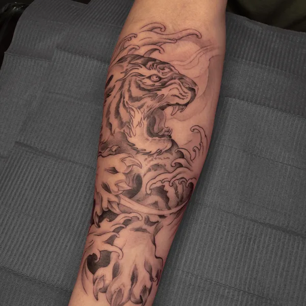 Graphic tattoo by Евгения Олефирова